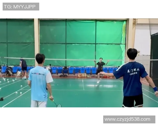 深圳羽毛球队的节奏揭秘：从训练到比赛的全景探索与精彩瞬间